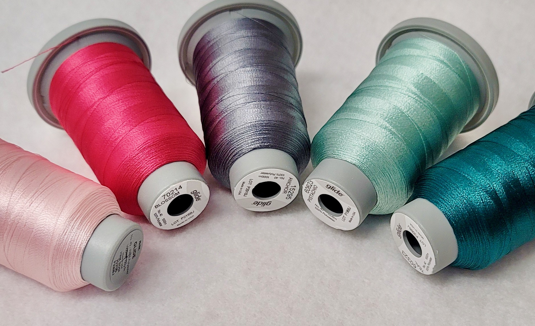Glide Thread- 40wt Poly for Free Motion Quilting