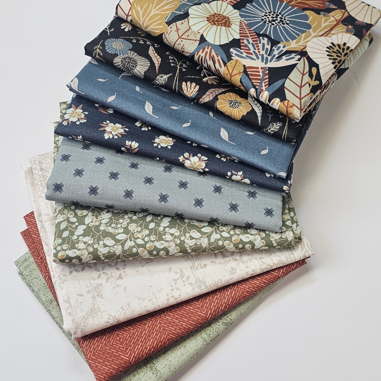 Hidden Grove Fat Quarter Bundle